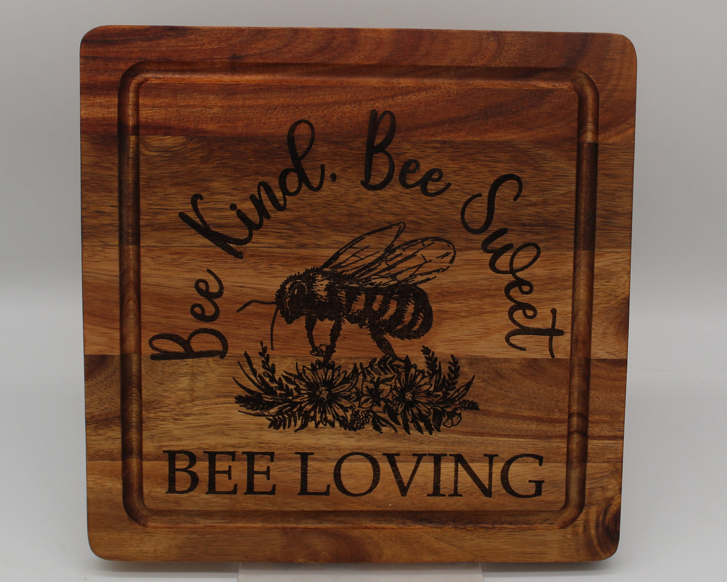 Bee -Bee Kind Chopping board